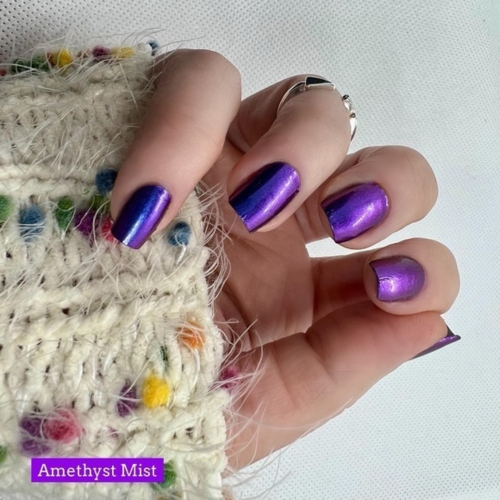 Color Street | Amethyst M ist a shimmery violet to indigo duochrome
